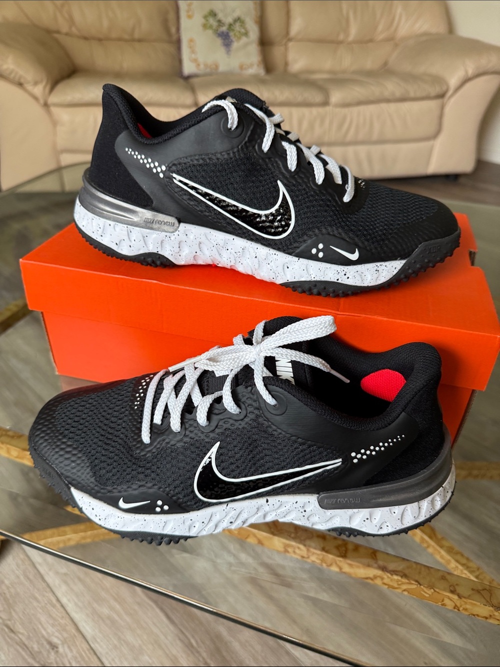 Nike Alpha Huarache Elite 3 Turf Shoes Boys Size 6.5 Black White
